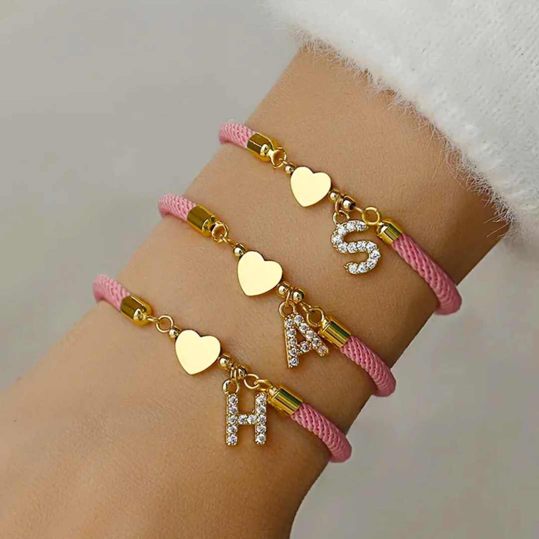 Pulseira Feminina Love Com Pingente de Coração e Letra Personalizada - Rosa