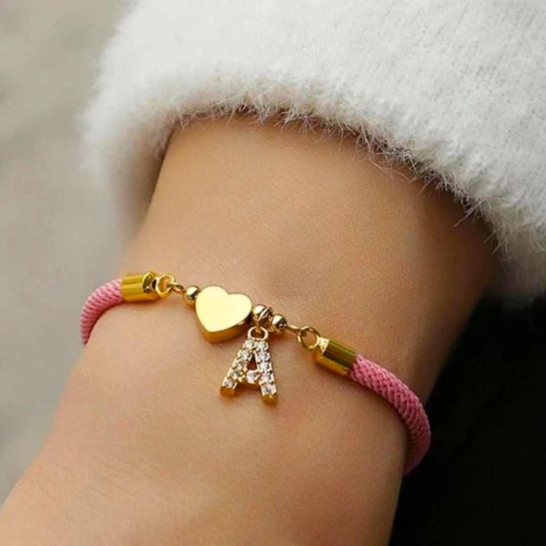 Pulseira Feminina Love Com Pingente de Coração e Letra Personalizada - Rosa