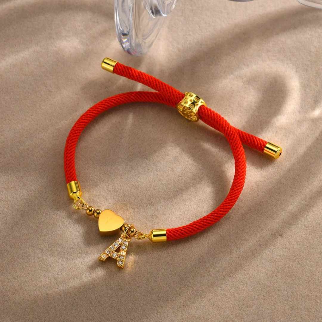 Pulseira Feminina Love Com Pingente de Coração e Letra Personalizada - Lyon Acessórios